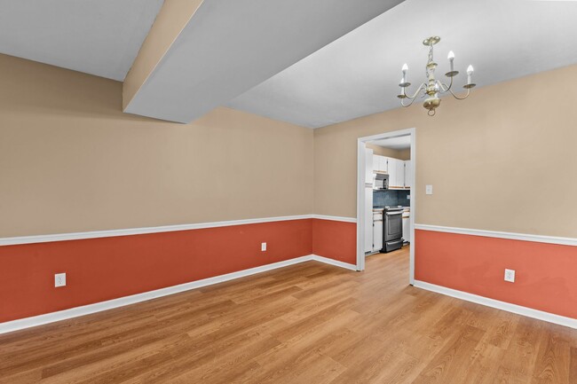 Building Photo - Beautifully Remodeled 3-Bedroom Townhouse ...