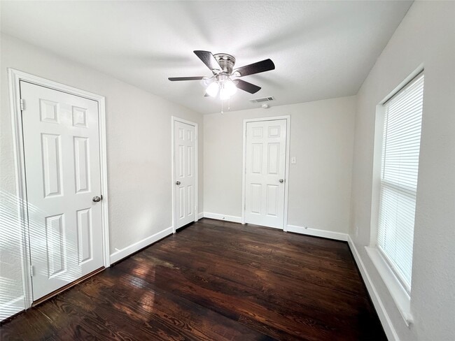 Building Photo - 620 E Magnolia St