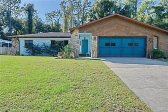 Building Photo - 215 Daffodil St
