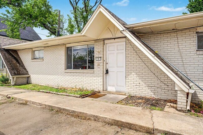 Building Photo - 514 N 8th St