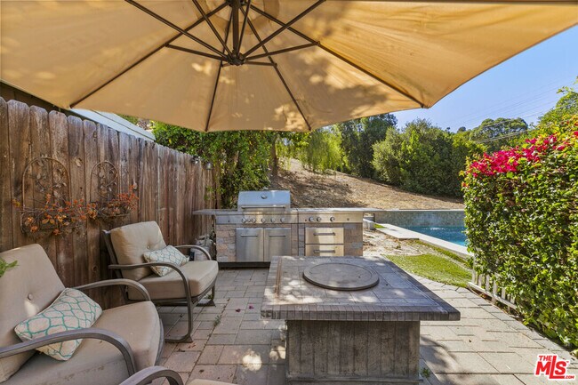 Building Photo - 4949 San Feliciano Dr