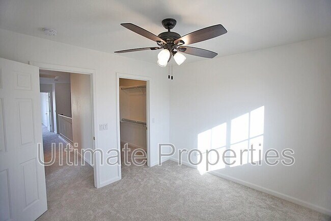 Building Photo - 20920 N 67th Dr