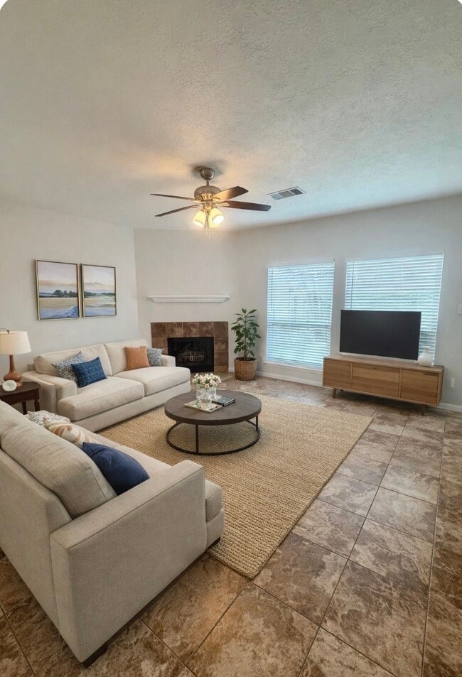 Building Photo - 11830 Oakner Dr