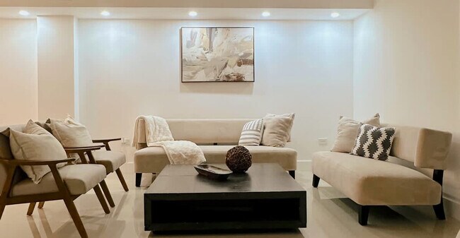 Primary Photo - 999 Brickell Bay Dr