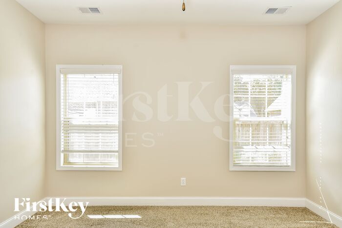 Building Photo - 1010 Azalea Ct