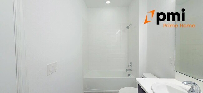Building Photo - Luxury Living in Winter Garden – 4-Bedroom and 3.5-Bathrooms Home with Screened Patio & EV Charging