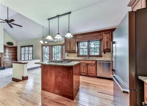 Building Photo - Spacious 5BR House in Snellville