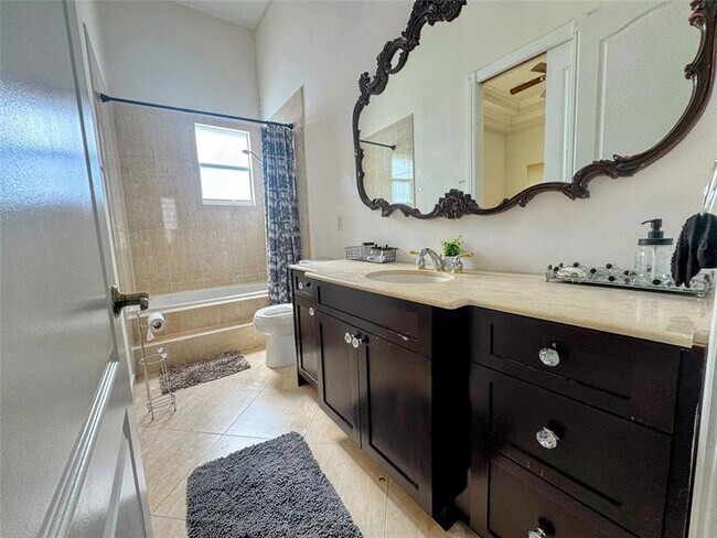 Building Photo - 5981 SW 37th Terrace