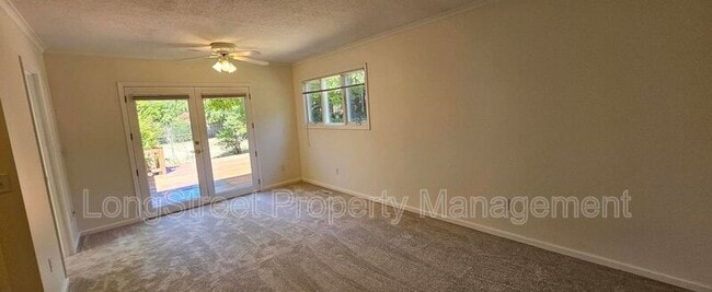 Building Photo - 6910 SW 11th Dr