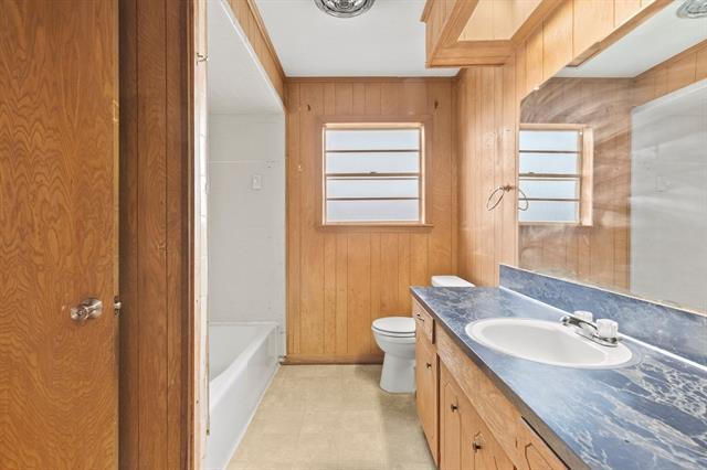 Building Photo - 706 S Manson St