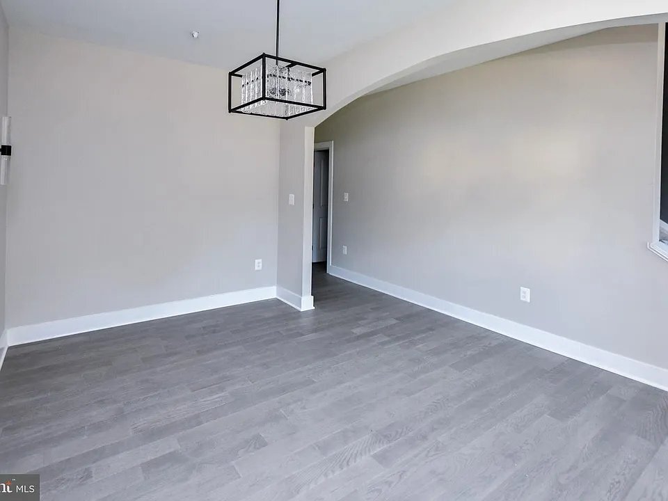 Building Photo - 1 Ayrwood Ln