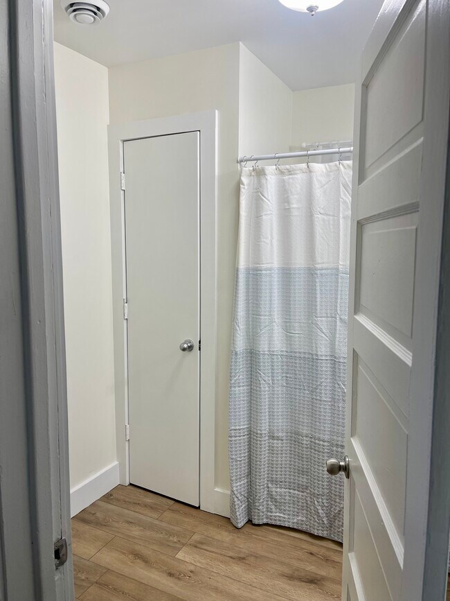 Building Photo - 1820 Crowley St