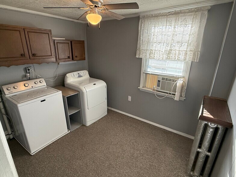 Building Photo - 1314 E Centre St