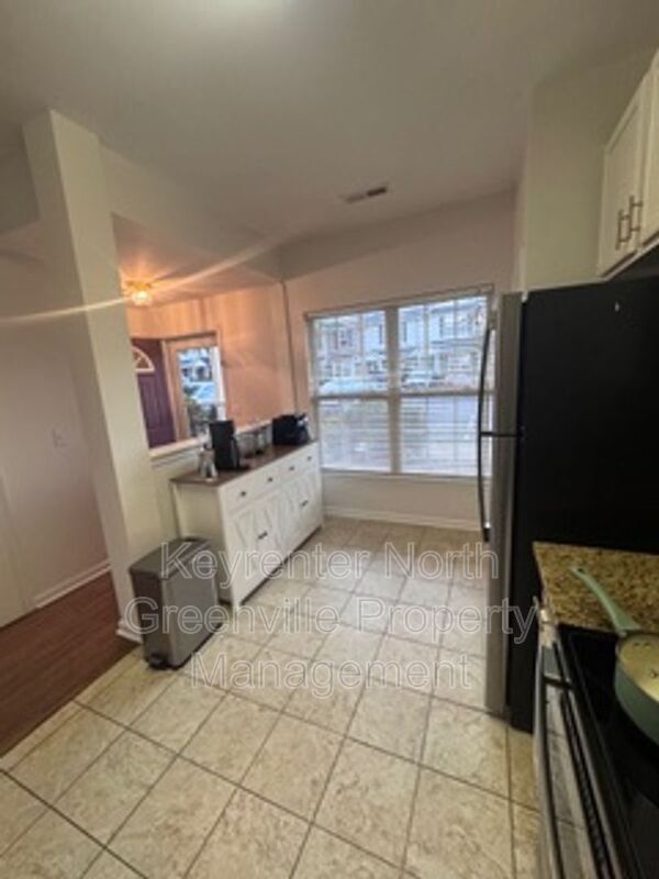 Building Photo - 612 Graythorn Ln