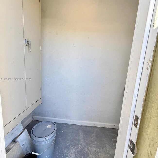 Building Photo - 12144 SW 110th St Cir W