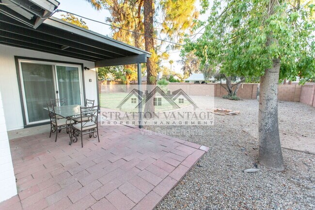 Building Photo - 111 E Manhatton Dr