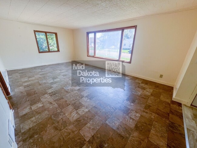 Building Photo - 1122 W 3rd Ave