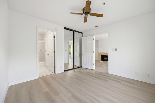 Building Photo - Hip Condo Apt. in the Mission+ Great Walkability+ Laundry in the building!