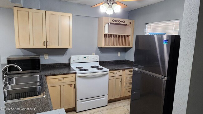 Building Photo - 2980 Sir Hamilton Cir