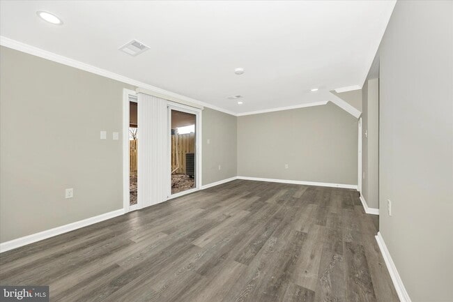 Building Photo - 114 Colony Ct