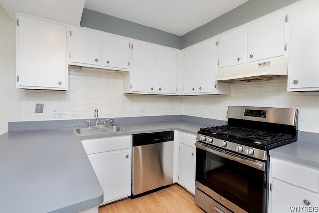 Building Photo - 45 Beehunter Ct