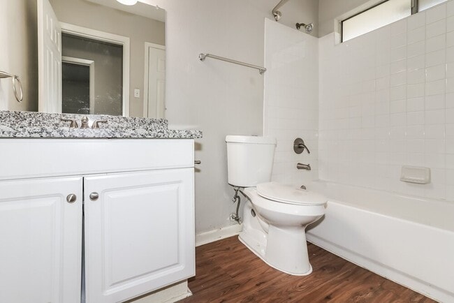 Building Photo - 18711 Droitwich Dr