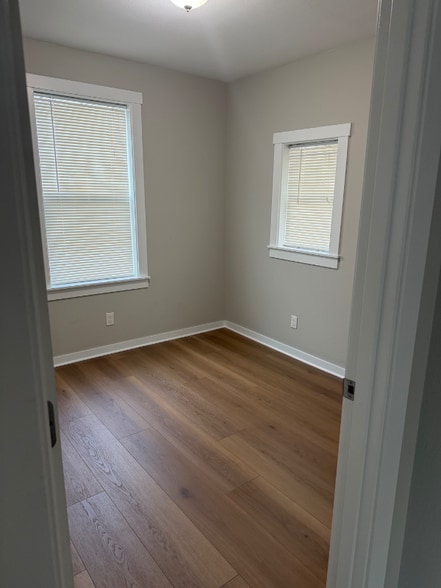 Building Photo - 3015 Fruit Valley Rd