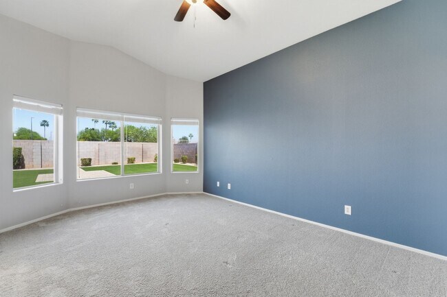 Building Photo - Welcome to this well-maintained 3-bedroom, 2-bath home in Gilbert, AZ!