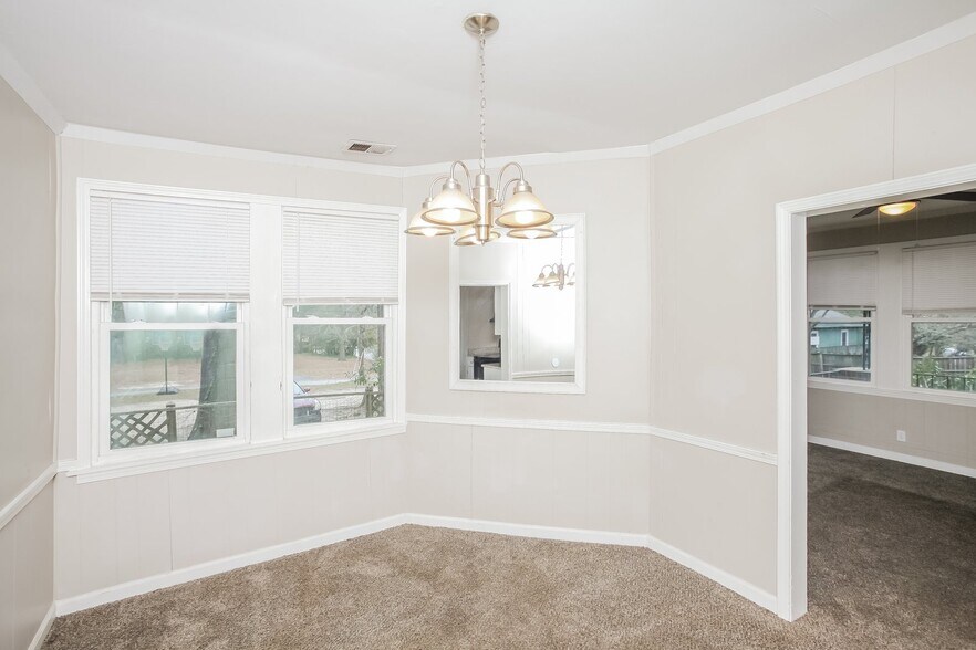 Building Photo - 1106 Page St