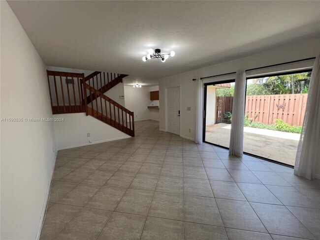 Building Photo - 773 SW 120th Way