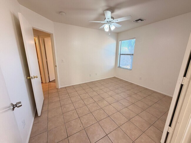 Building Photo - 3 X 2 W/Den *ALL Appliances* **Corner Lot!! with New Paint & Carpet
