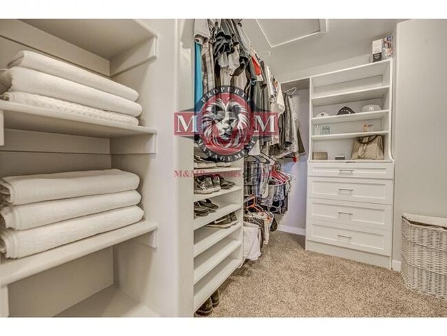 Building Photo - Beautiful 4 Bed 4 Bath Townhome in South J...