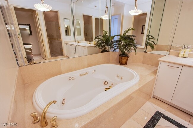 Building Photo - 2857 Paradise Rd