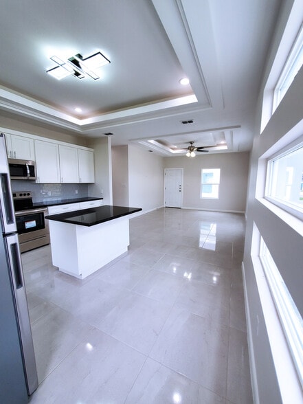 Building Photo - 2605 E Hackberry Ave