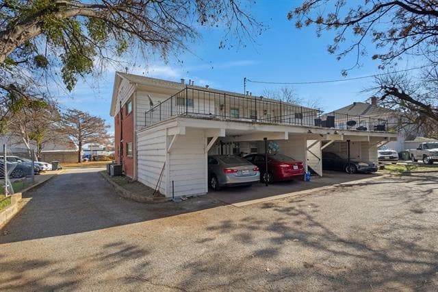 Building Photo - 308 College St