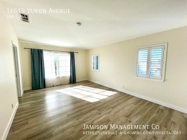 Building Photo - 16619 Yukon Ave