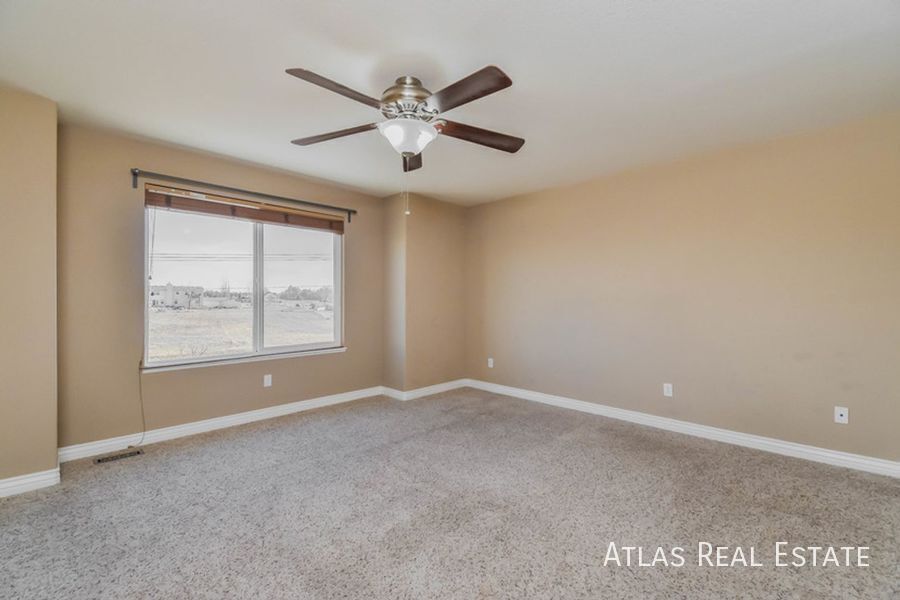 Building Photo - 430 Winebrook Way