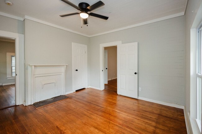 Building Photo - Move-in special: 50% off 1st month's rent – Newly Renovated 2 Bedroom Home!