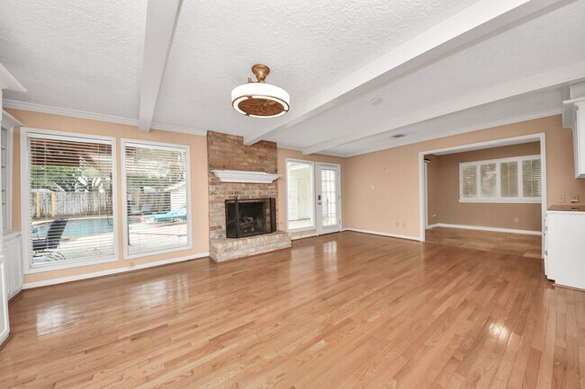 Building Photo - 15126 Trailside Dr