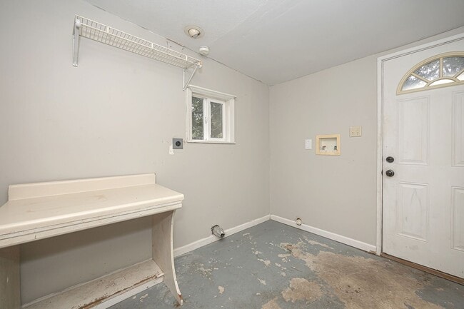 Building Photo - Cute Rental Home