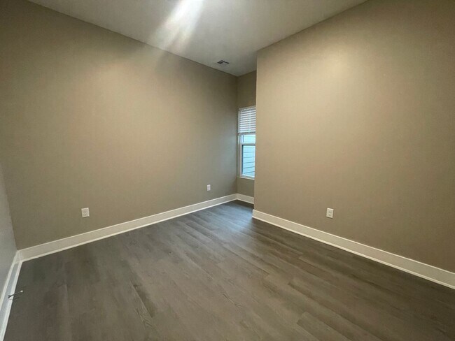 Building Photo - 9369/71 Wassall