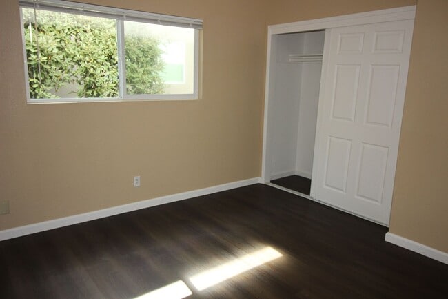 Building Photo - 4441 Yukon Dr