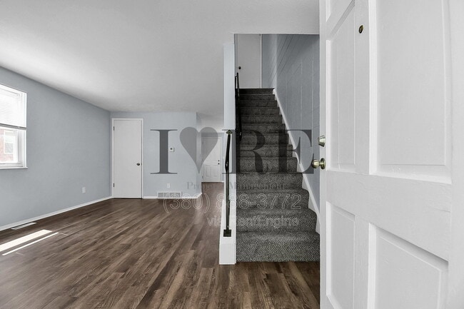 Building Photo - 1303 Barnett Rd