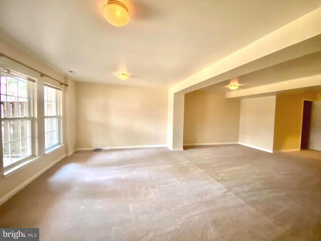 Building Photo - 13765 Palmetto Cir