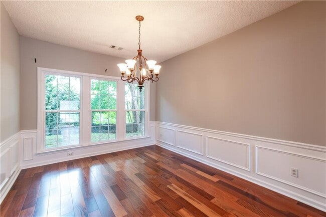 Building Photo - 3895 Tugaloo Dr NE