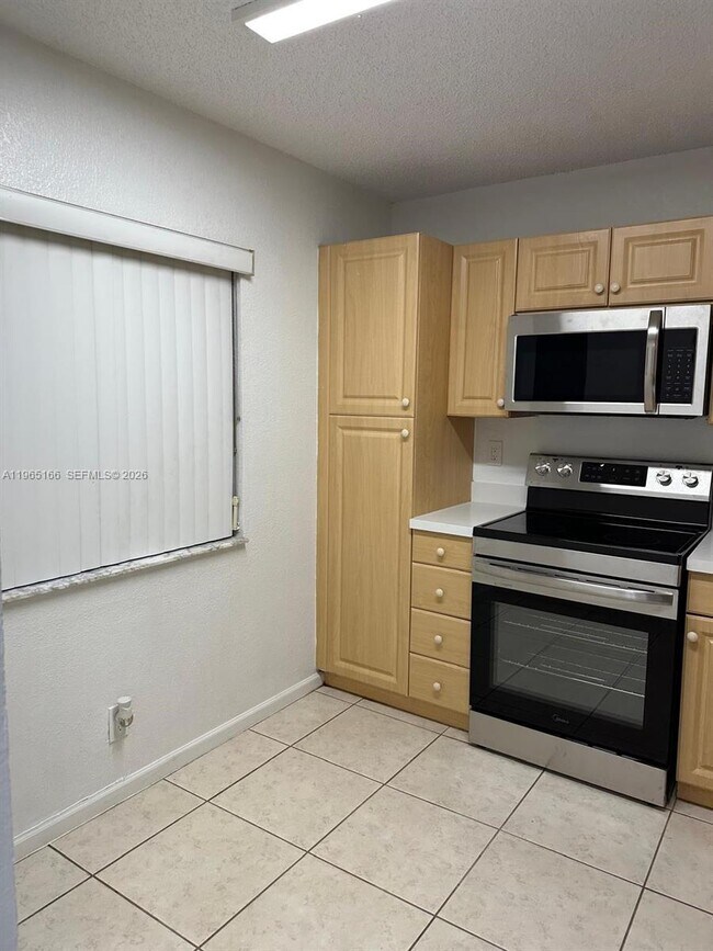 Building Photo - 2428 NW 49th Terrace