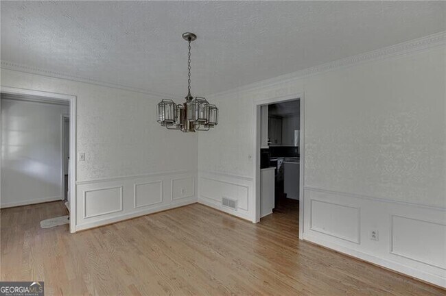Building Photo - 766 Chesterfield Dr