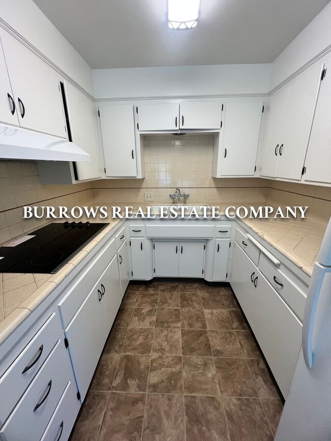 Building Photo - Single story 2 bedroom, 1 bathroom apartment in Ventura