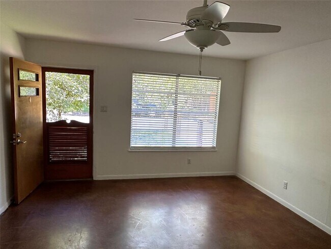 Building Photo - 4503 Clawson Rd