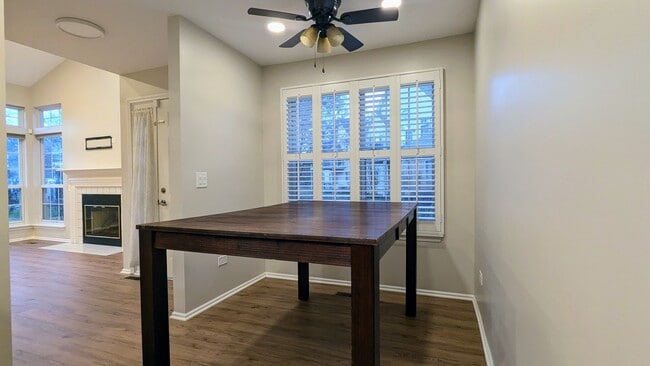 Building Photo - 1628 Columbia Cir